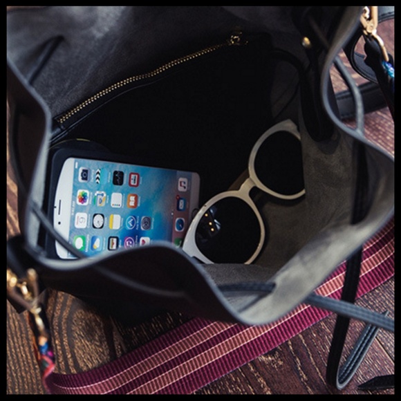 NEW MARSEILLE Drawstring Bucket Bag - Picture 5 of 7